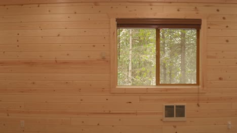 Greenscreen-Hintergrund-Stück-Einer-Kabine-Und-Eines-Fensters,-In-Dem-Es-Draußen-Schneit