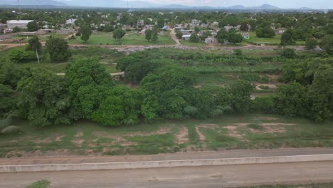 Neue-Konkrete-Grenzmauer-Zwischen-Haiti-Und-Dominikanische-Republik-Entlang-Dajabon-Oder-Massacre-River