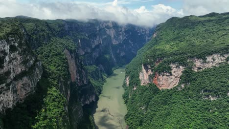 Aerial-view-overlooking-the-Sumidero-Canyon-and-the-Grijalva-river-in-sunny-Chiapas,-Mexico