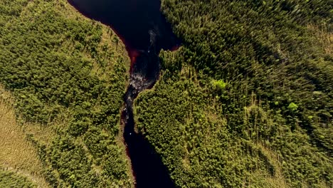 Vista-De-Un-Gran-Río-Filmado-En-Drones-Durante-El-Verano-En-Canadá