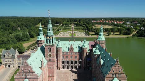 Frederiksborg-Castle-and-Gardens-Drone-Descending