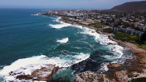 Popular-tourist-destination-on-Cape-Whale-Coast---Hermanus,-South-Africa