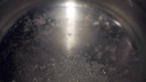 Put-the-salt-in-the-water-that-bubbles