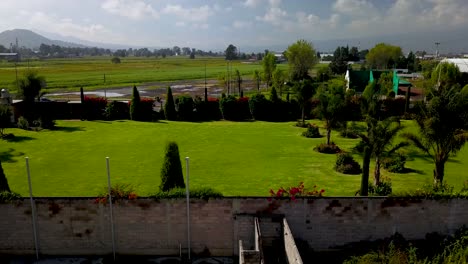 Side-view-of-a-beautiful-garden-and-landscape-in-the-town-of-Chalco,-Mexico