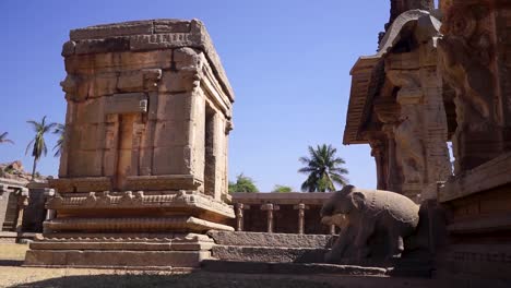 Entrance-to-Ganesha-Temple,-India