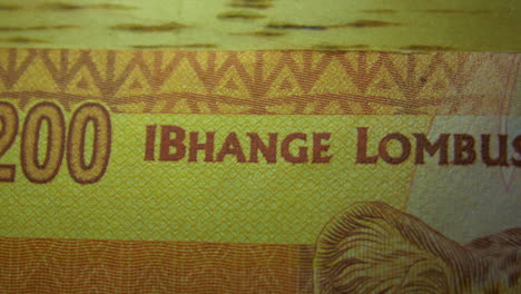 Dies-Ist-Die-Makroansicht-Einer-Normalen-Banknoten-Geldwährung-Aus-Papier-Von-200-Südafrikanischen-Rand
