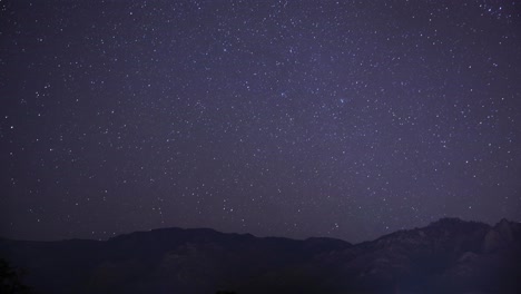 Stars-rise-over-the-Catalina-Mountains-in-Tucson,-Arizona----TIME-LAPSE