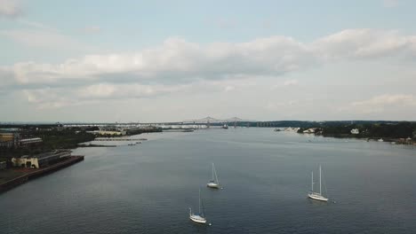 Outerbridge-Crossing-Perth-Amboy-NJ-Waterway,-Boats-and-Places