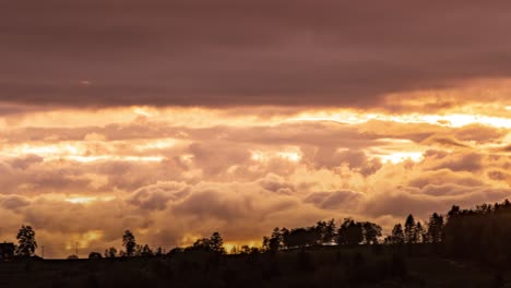 Clouds-in-the-sunset.-Close-up-timelapse