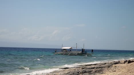 Philippines,-scenery,-boats,-and-travel
