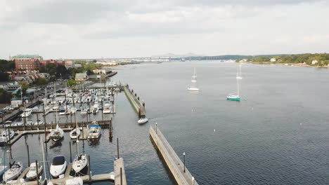 Perth-Amboy-NJ-Waterway,-Boats-and-Places