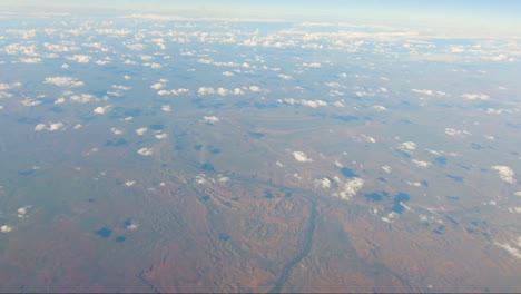 Pov-Aus-Dem-Flugzeugfenster,-Das-Von-Darwin-Northern-Territory-Fliegt