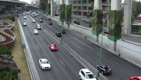 Time-lapse-of-a-highway-in-Mexico-City