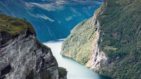 Luftaufnahme-Des-Herrlichen-Geirangerfjords