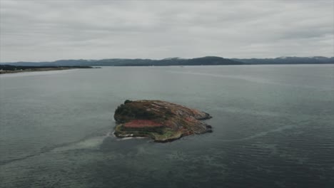 Small-island-in-the-sea-near-Ørland,-Norway