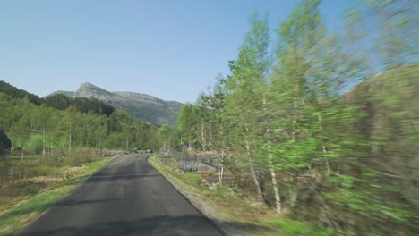 A-drive-through-the-Norwegian-countryside