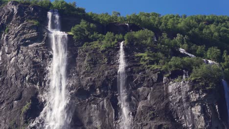 The-Sven-sisters-waterfall---an-iconic-feature-of-the-Geiranger-fjord,-Norway