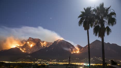 Night-Timelapse-of-Bighorn-Fire,-North-of-Tucson,-Arizona