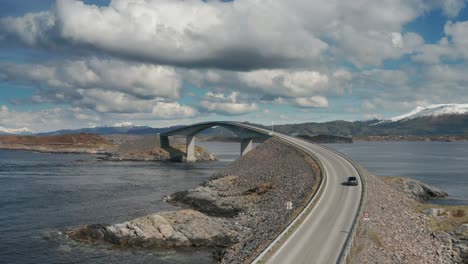 Una-Vista-Aérea-De-La-Carretera-Atlántica-En-Noruega