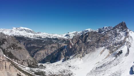 Vasto-Valle-Ancho-En-El-Parque-Nacional-Fannes-sennes-En-Tirol-Del-Sur,-Italia