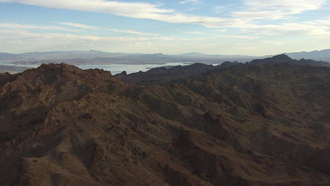 mountains-around-Lake-Mead-in-the-USA