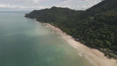 Vista-Aérea-De-Drones-De-ángulo-Bajo-De-La-Playa-Tropical-En-La-Isla-De-Koh-Chang-En-Tailandia