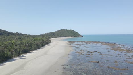 Lush-Green-Rainforest-And-White-Sandy-Seashore-Of-Myall-Beach-In-QLD,-Australia