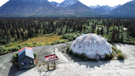 Abandoned-RV-park-with-Igloo-building-in-Alaskan-interior