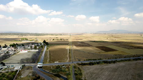 Vista-De-Drones-Del-Ferrocarril-Abandonado-En-El-Campo-De-México