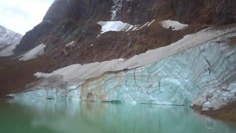 ángel-Glaciar-Y-Lago-Glacial,-Monte-Edith-Cavell,-Parque-Nacional-Jasper-Canadá,-Panorama