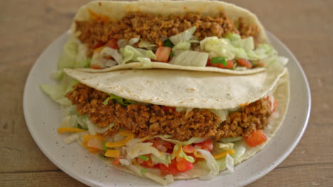 Mexican-tacos-with-minced-chicken---Mexican-traditional-cuisine