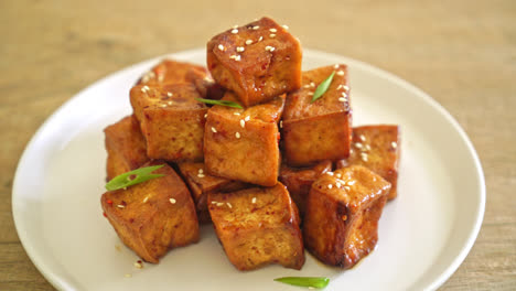 fried-tofu-with-white-sesame-and-teriyaki-sauce---vegan-and-vegetarian-food-style