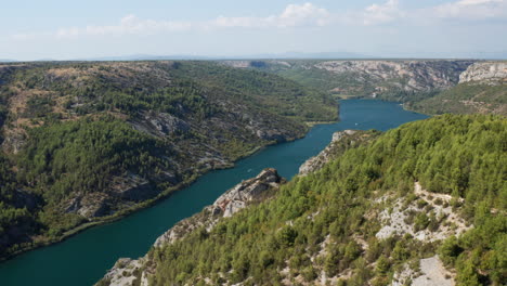 Luftaufnahme-Der-Schlucht-Des-Flusses-Krka-Im-Kroatischen-Nationalpark-Krka---Drohnenaufnahme