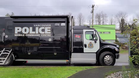 Camión-Del-Centro-De-Comando-Móvil-De-La-Policía-De-Vancouver-Estacionado-En-La-Calle