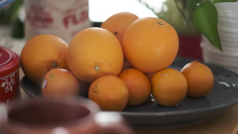 Mandarinas-Frescas-En-La-Despensa-De-La-Cocina