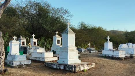 Marble-graves-in-El-Triunfo-Municipal-Cemetery,-Baja,-Mexico