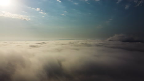 Cloudscape-vista-Aérea-De-Las-Nubes-En-El-Cielo