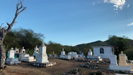 Old-graves-in-El-Triunfo-Municipal-Cemetery,-Baja,-Mexico