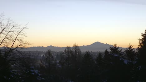 Sunset-in-winter-day,-Mount-Baker-in-background
