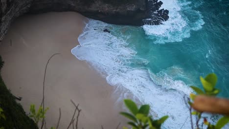 The-shot-of-big-waves-on-the-tropical-beach