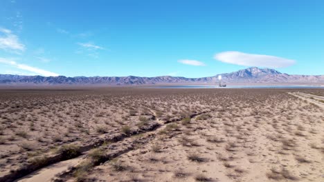 Ivanpath-Sistema-De-Generación-Eléctrica-Solar-Desierto-De-Mojave-Central-Térmica-Concentrada-En-La-Base-De-La-Montaña-Clark