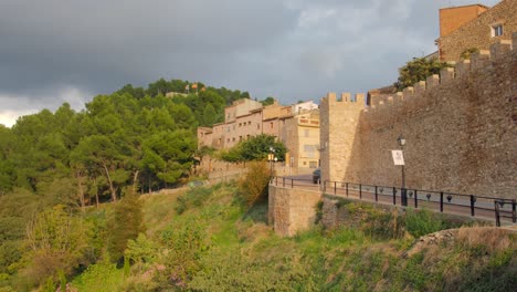 Medieval-Wall-Of-The-Castle-Of-Alcazar-On-The-Slopes-Of-Sopena-In-Segorbe,-Spain