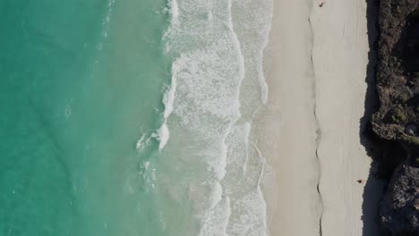 Drohne-Filmt-Vogelperspektive-Satellitenansicht-Von-Tecolote-Beach-Mexiko