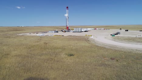 Drone-drop-and-semi-orbit-of-a-fracking-operation-for-oil-and-gas-2021