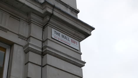 The-Mall-road-sign-in-London,-City-of-Westminster
