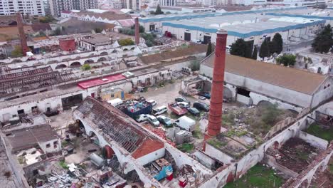 Luftbild-Der-Alten-Und-Historischen-Ramirez-Konservenfabrik-In-Vila-Real-De-Santo-António,-Algarve,-Portugal