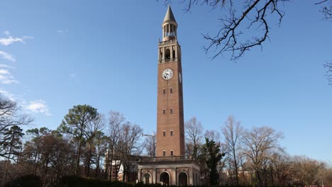 Glockenturm-Auf-Dem-Campus-Der-University-Of-North-Carolina-In-Chapel-Hill