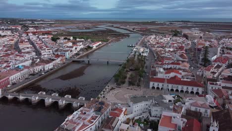 Schöne-Luftaufnahme-Der-Stadt-Tavira,-Algarve---Portugal
