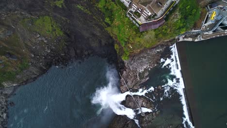 Top-down-aerial-of-Snoqualmie-Falls-and-the-Salish-Lodge-and-Spa