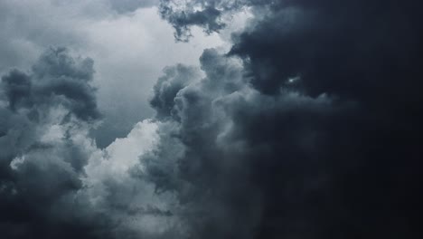 Nubes-Cumulonimbus-Oscuras,-Tormenta-Eléctrica-4k